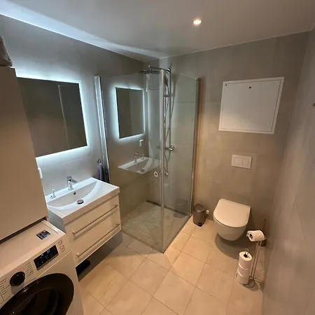 Close To Center With 65 M2 Balcony Apartment Bergen
