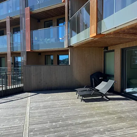 Apartment Close To Center With 65 M2 Balcony Bergen
